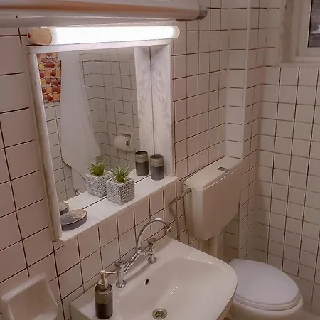 Maravgia α Apartment *